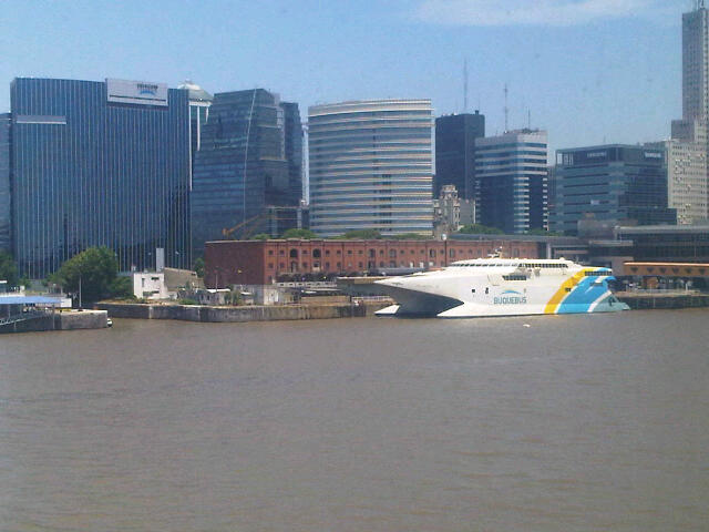 mit dem Speedboat nach Uruguay