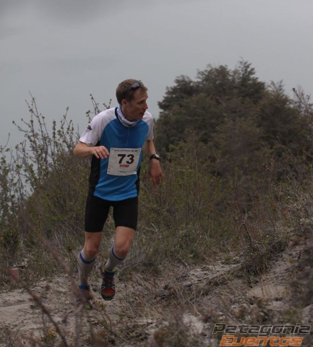 der Weg durch die Vulkanasche der Weg durch die Vulkanasche